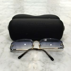 100% Authentic!! Blue Chanel Sunglass w/Rhinestone